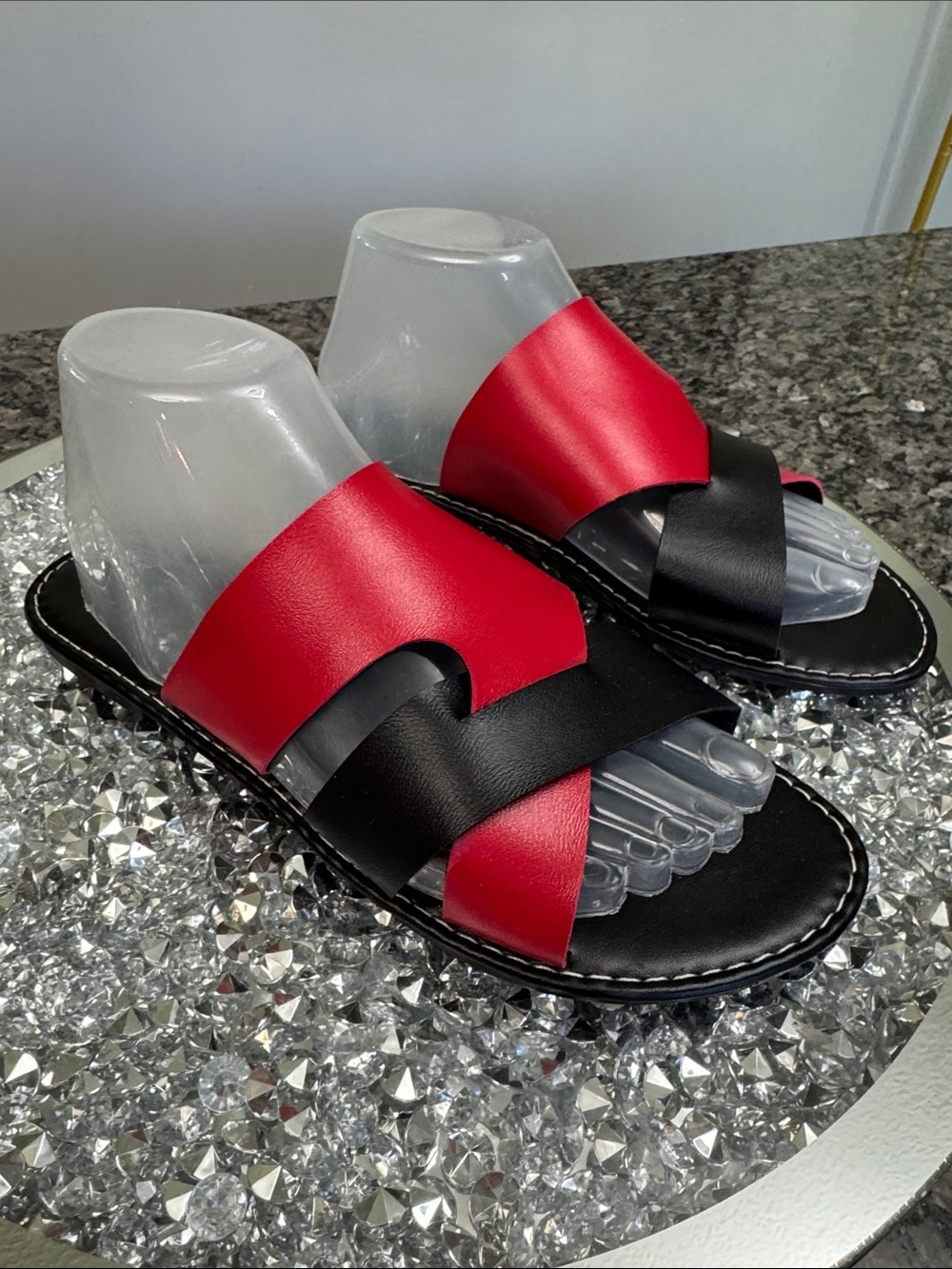 Red and Black criss cross vegan Leather Slide Sandals EUC 8.5 - Picture 3 of 9
